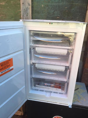 Hz141 Hotpoint HZ1422 Built-in Upright Freezer - White – Safeer Appliances Ltd
