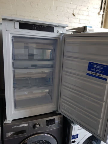 Indesit superfreeze integrated fridge freezer sales